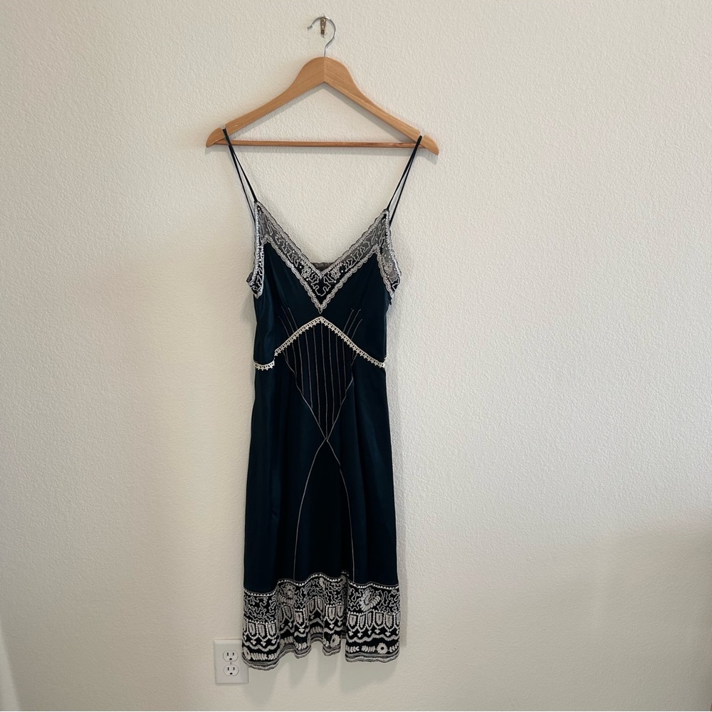 MINT Elegant Black and White Lace Trim Dress